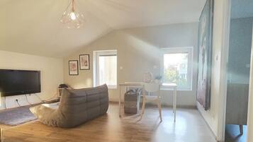 Télévision, jeux vidéo, livres, chaßne hi-fi