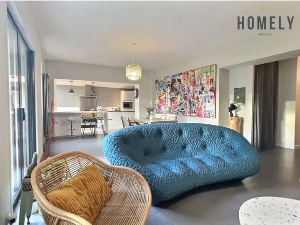 Télévision, jeux vidéo, livres, chaßne hi-fi