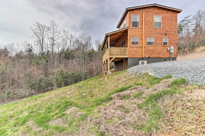 Exterior - Cozy Mtn Cabin: Spacious Deck & Forest Views! (Murphy)