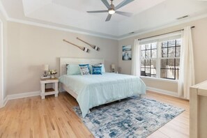 5 habitaciones, caja de seguridad en la habitación y escritorio 