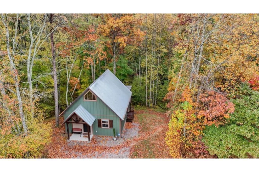 Compass Cabin In The Mountains 