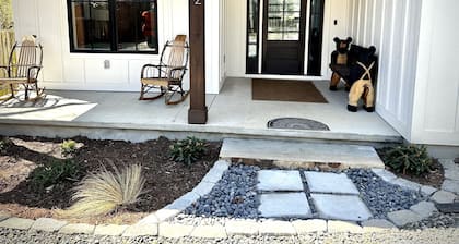 New Luxury House, walk to Asheville’s best restaurants, pubs breweries and shops