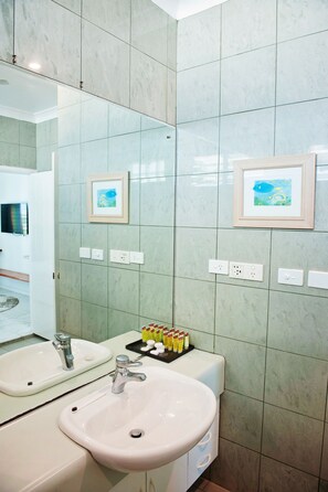 Villa Premier - 4 sovrum - privat pool - utsikt mot stranden | Badrum