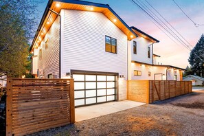 Exterior - Beautiful 1 Bedroom Apartment (Coeur d'Alene)