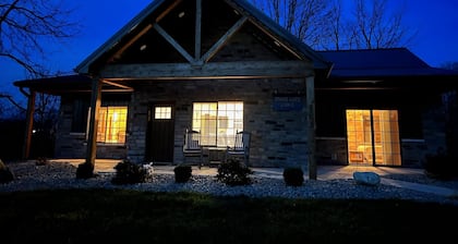 Campfire/grill/full-kitchen, Cabin near Brookville Lake