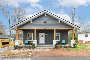 House (The Orb Retreat) | Exterior - The Orb Retreat (Greenville)