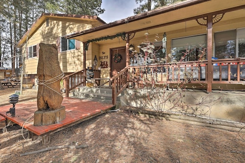 Rustic Western Home: Walk to Winchester Lake!