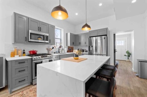 Charming SLC vacation home + Hot tub