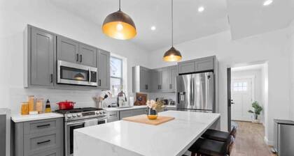 Charming SLC vacation home + Hot tub