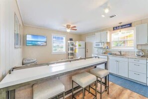 Fridge, microwave, oven, stovetop - Castaway Cottage Nort Cape Pet Friendly (Prt St. Joe)