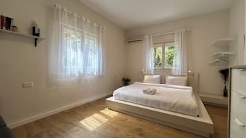2 slaapkamers, een bureau, reisbedje, gratis wifi