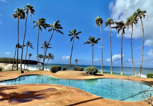 2BR/1BA Condo: Amazing Views, Pool, Lanai, and best Sunsets