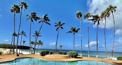 2BR/1BA Condo: Amazing Views, Pool, Lanai, and best Sunsets