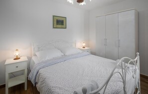 4 chambres, lit de bébé portatif, accès au Wi-Fi (inclus)