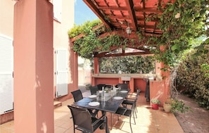 Outdoor dining - Amazing home in Martigues (Martigues)