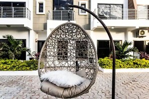 Terrace/patio - Yoyo Kunda Luxury Apartments D (Banjul)