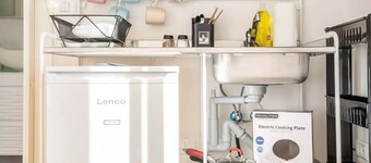 Elegant Studio with Garden, Fast Fiber Wi-Fi, 3 Minute Drive to Beach, Netflix