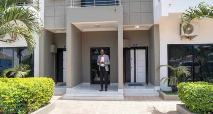 Three story 3 bedroom 4 bath with Pool. 10 Minute Walk to the Beach. Sleeps 6.