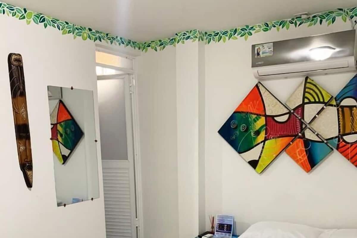 Standaard kamer, 1 twee- of 2 eenpersoonsbedden | Hypoallergeen beddengoed, donzen dekbedden, individueel gedecoreerd