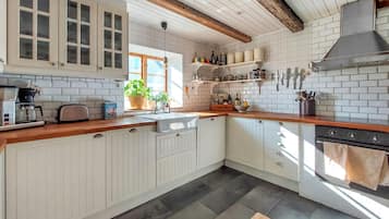 KylskÄp, diskmaskin och kaffe- och tebryggare