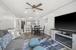 Smart TV - Ocean and Pool View, updated 2 bedroom, 2 bath 2nd floor condo. (Murrells Inlet)