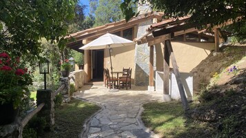 Family Cabin, Balcony (Kalaffe) | 1 bedroom, Frette Italian sheets, premium bedding, down comforters