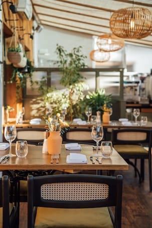Restaurant. The Fox at Willian