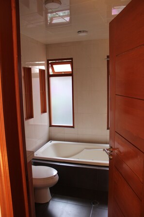 2 bedrooms, blackout drapes, iron/ironing board, free WiFi