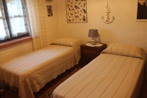 2 dormitoris, planxa i posts de planxar, wifi i roba de llit 