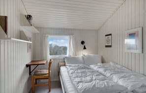 3 bedrooms, travel crib, free WiFi