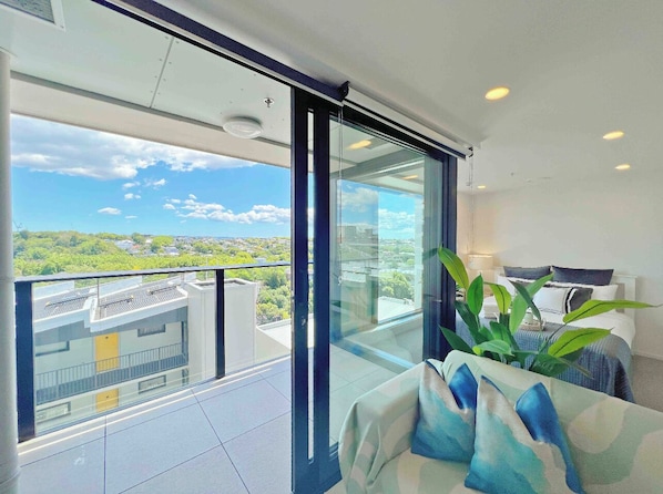 Interior - City Escape 1-Bedroom Studio with Pool in CBD (Auckland)