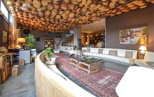 Stunning apartment in Cori with WiFi