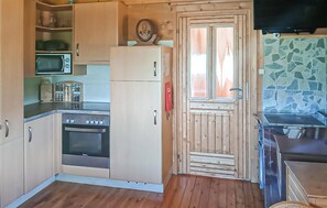Fridge, stovetop, coffee/tea maker