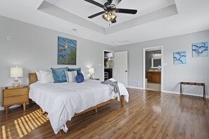 3 bedrooms, desk, iron/ironing board, travel cot