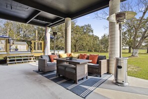 Outdoor dining - Waterfront Paradise with a Heated Pool & Fire Pit! (Biloxi)