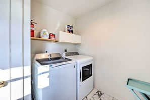 Refrigerador, microondas, parrilla de estufa y lavavajillas