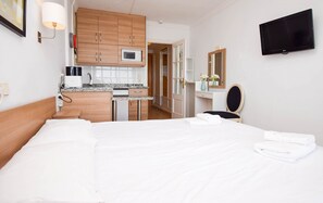 In-room safe, iron/ironing board, WiFi