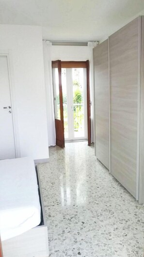 1 bedroom, iron/ironing board, free WiFi, bed sheets - Alloggio fronte mare con terrazzo sulla Costa Dei Trabocchi (Rocca San Giovanni)