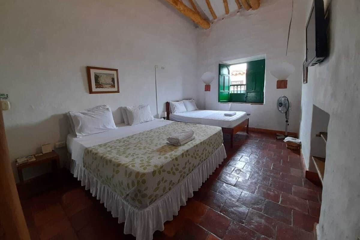 Wifi gratis y ropa de cama