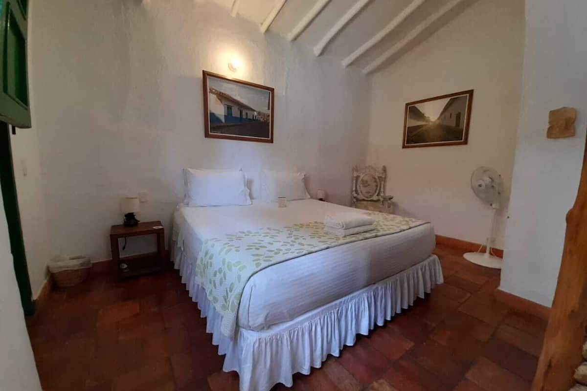 Wifi gratis y ropa de cama