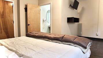 Basic Room (6) | Iron/ironing board, free WiFi, bed sheets