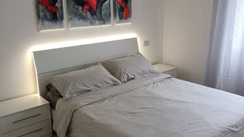 2 Schlafzimmer, Bügeleisen/Bügelbrett, kostenloses WLAN, Bettwäsche