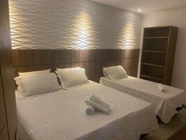 Habitación superior | Ropa de cama de alta calidad, colchones Select Comfort, minibar