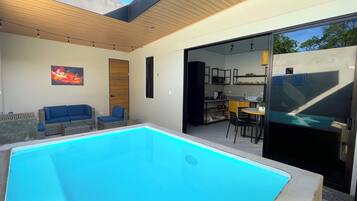 52-inch Smart TV with digital channels, TV, Netflix