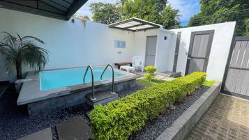 Premium bedding, down duvets, in-room safe, individually decorated