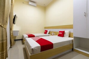 Room - OYO 3763 Oq Guest House Syariah (Malang)