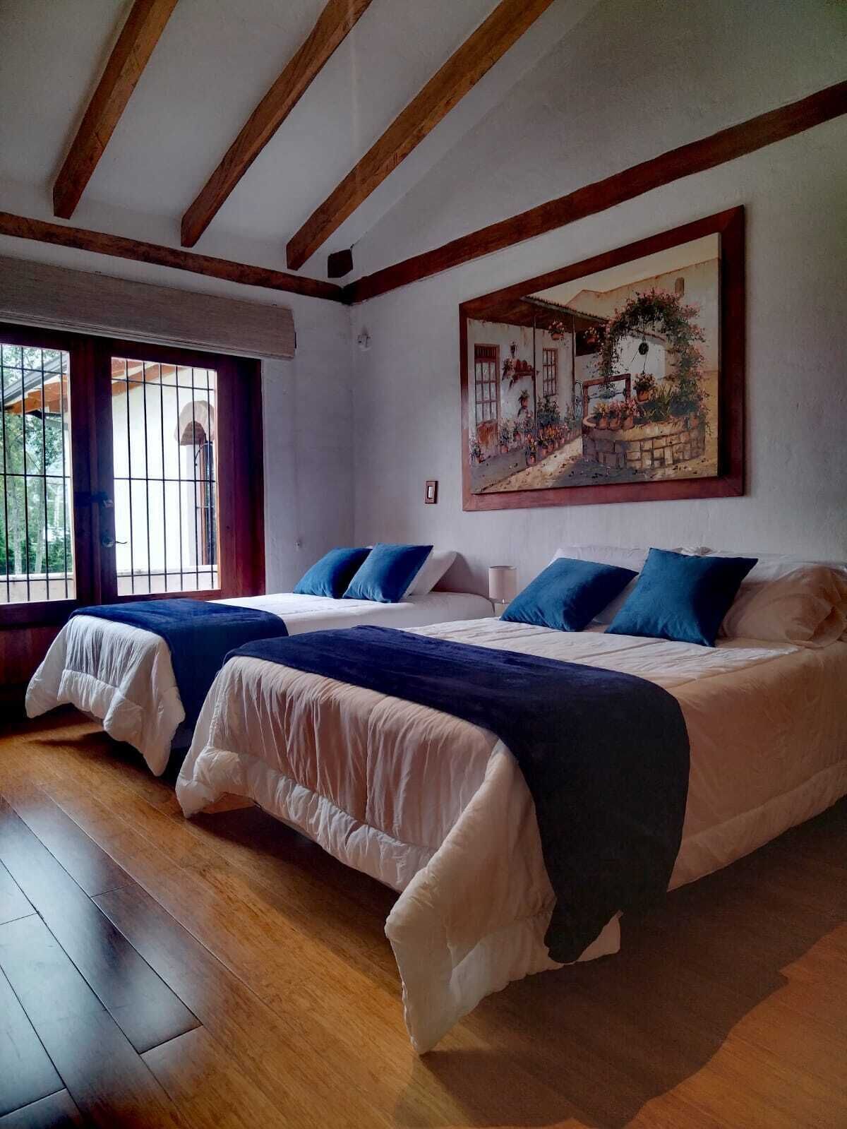 Seprai premium, selimut bulu angsa, dan tempat tidur Select Comfort