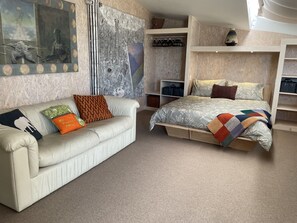 1 bedroom, desk, iron/ironing board, free WiFi