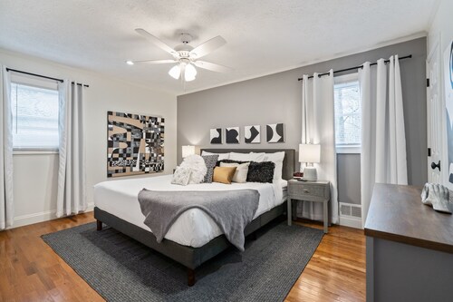 Modern 3BR Ranch - Save 5% Weekly, 10% Monthly