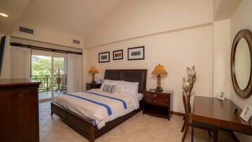3 bedrooms, iron/ironing board, internet, bed sheets